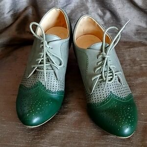 Dolce Nome Wingtip Leather Shoes